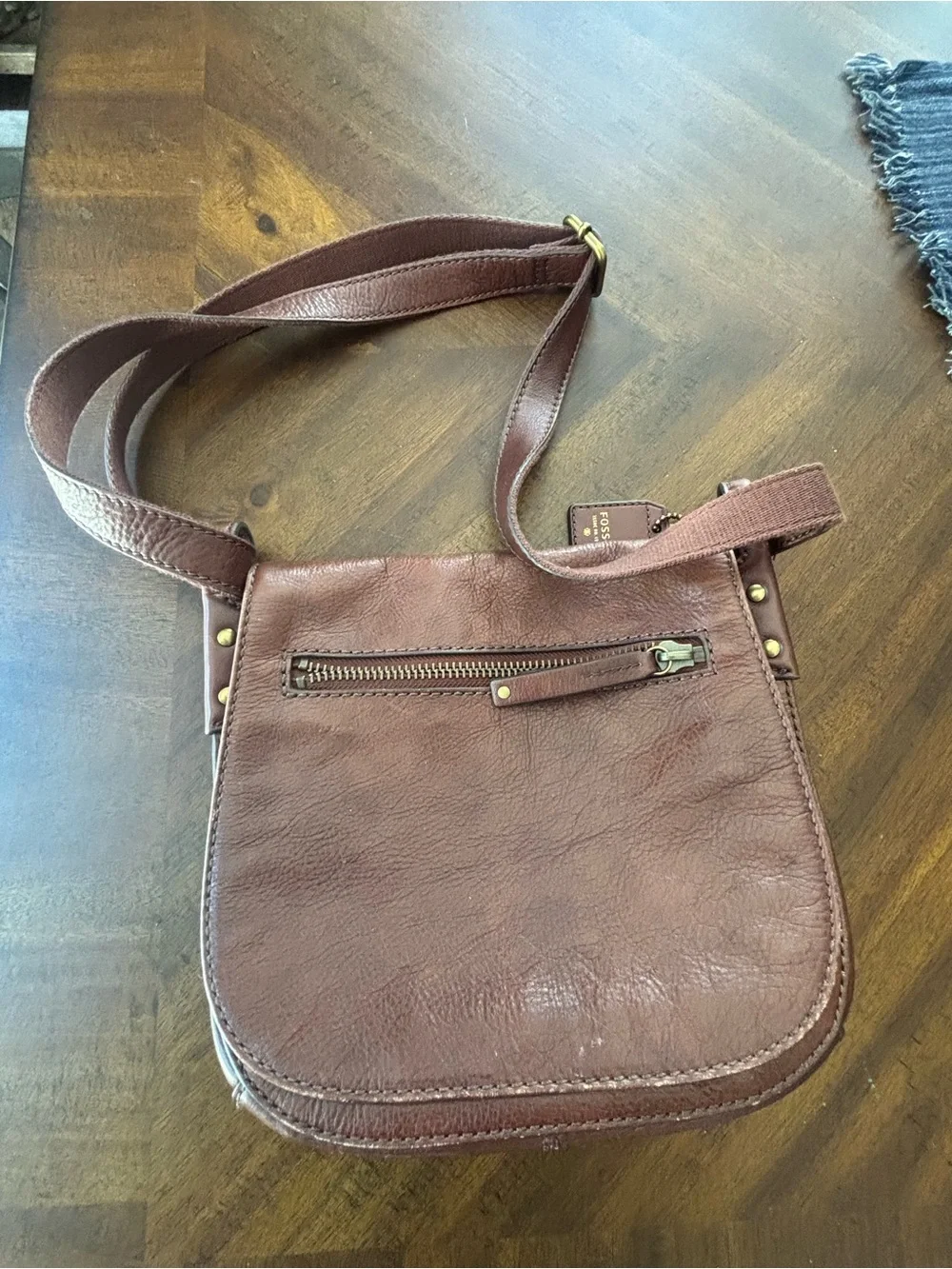 Fossil Leather Crossbody Bag in Brown.